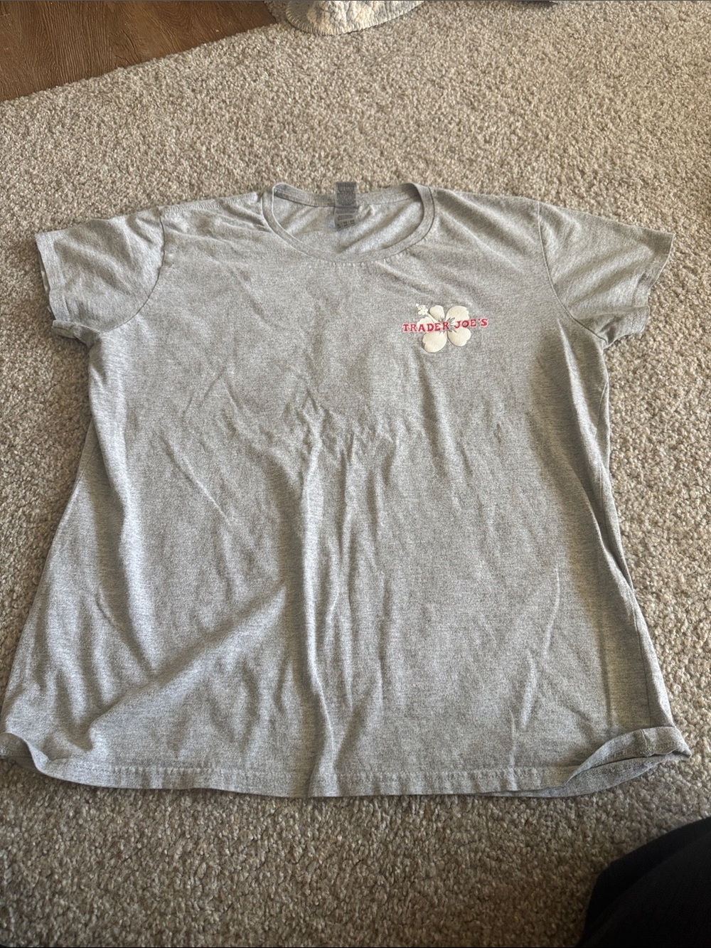 Trader Joe’s Employee Graphic T-Shirt Waini women’s